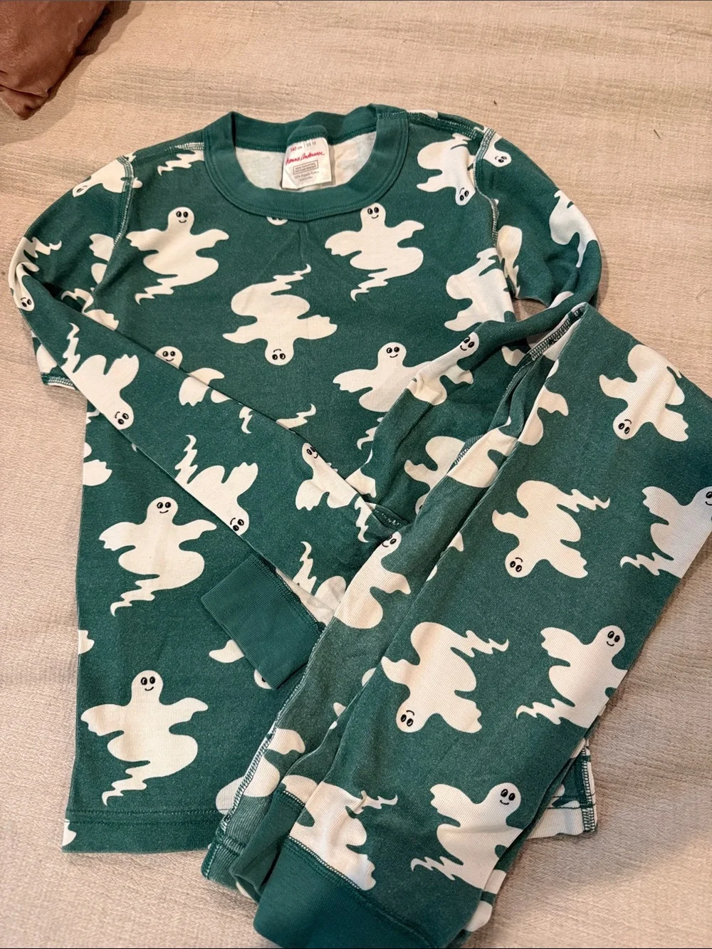 Hanna Andersson Green Ghost Print Pajama Set